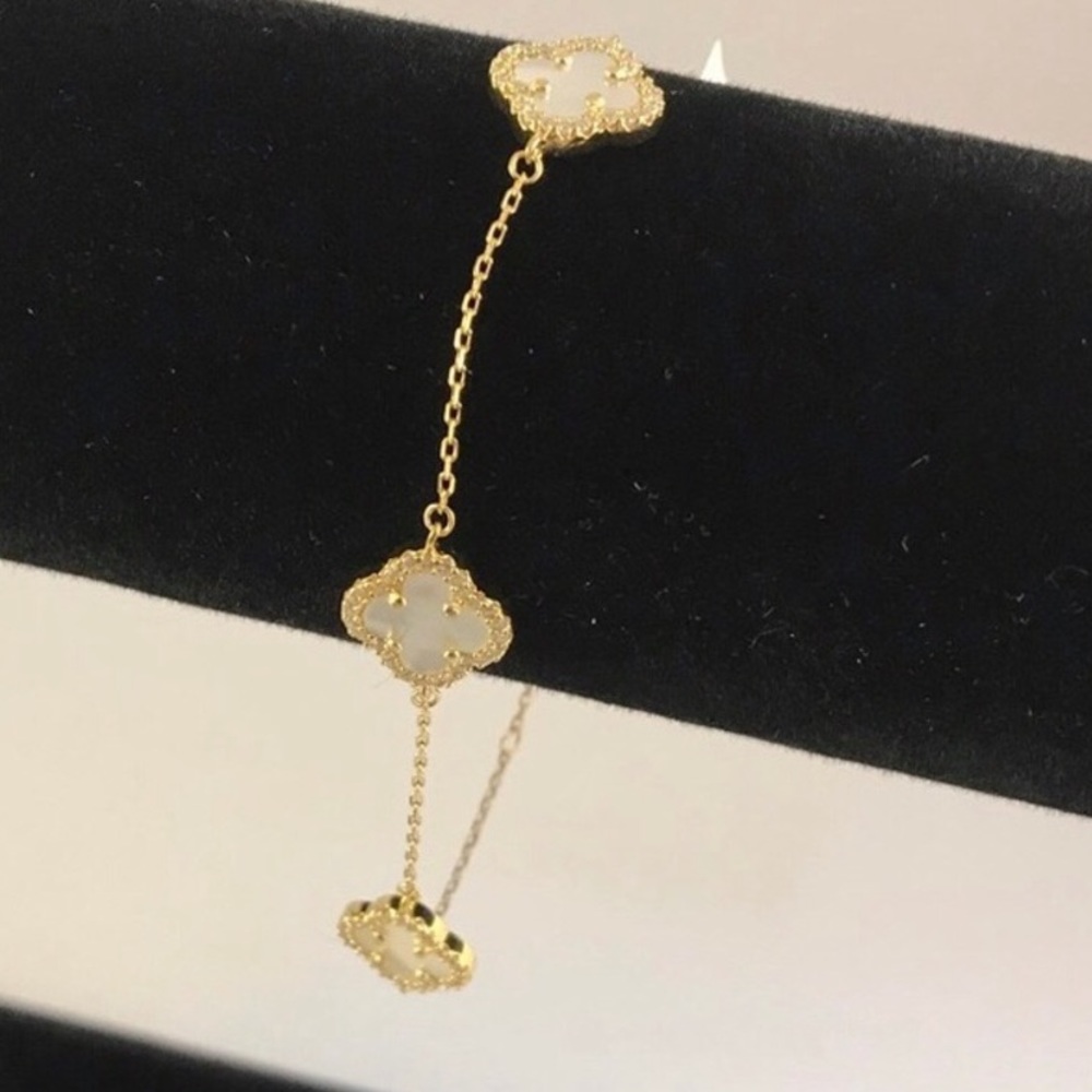 18k Mother of Pearl Bracelet - Picture 9 of 10